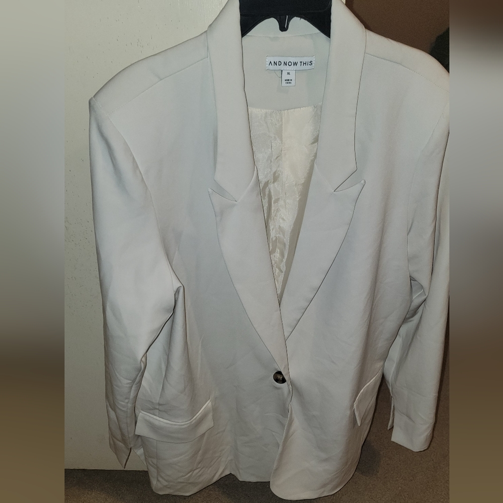 Used just once- And now This XL White Blazer